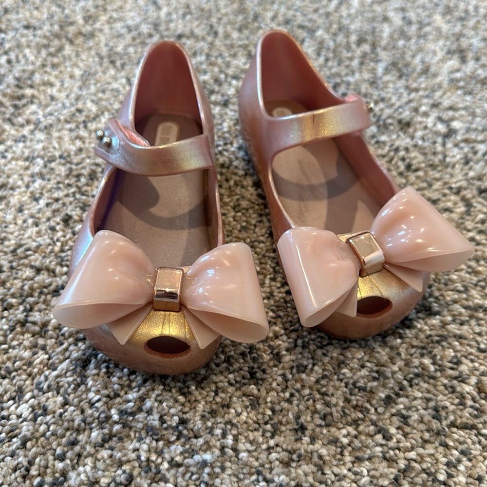 Excellent condition mini Melissa shoes size 8